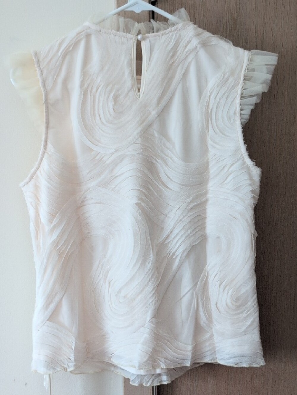 Commense Cream Ruffled Neck Sleeveless Top - Size M | Day Evening Event Summer - Picture 7 of 10